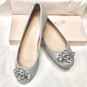 BADGLEY MISCHKA JEWEL CABELLA EVENING FLATS SILVER 7M